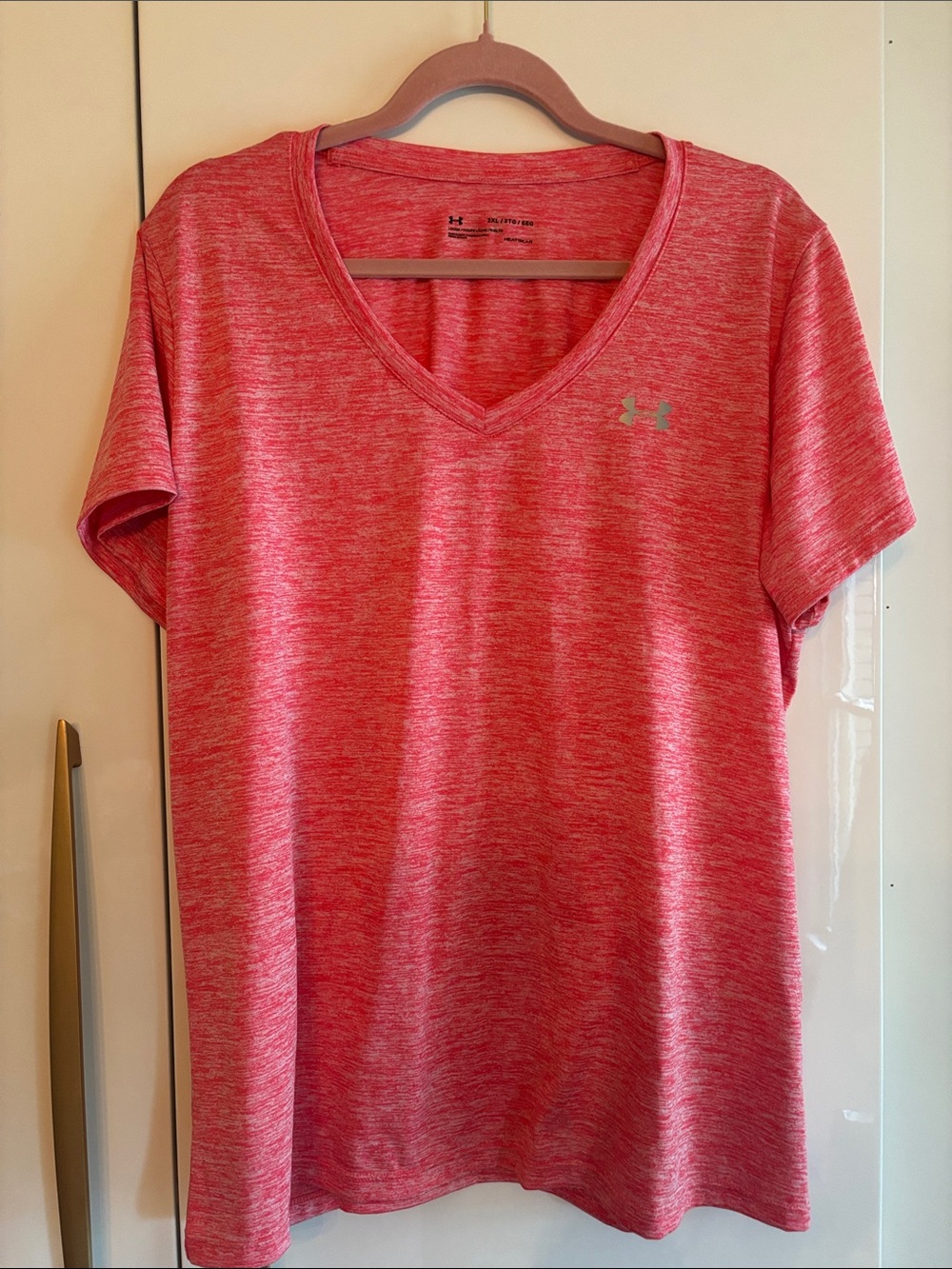 Under Armour Women’s Heathered Pink Short-Sleeve V-Neck Performance Tee